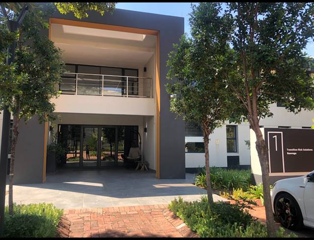 144M² OFFICE TO LET IN HYDE PARK